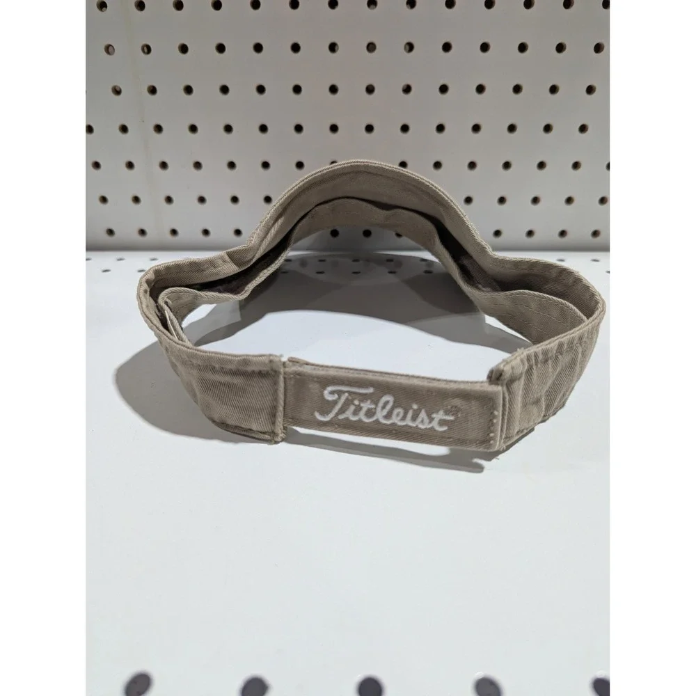 Titleist Golf Visor Hat‎ Beige White Adjustable Strapback